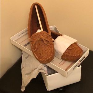 NIB Minnetonka Lisa Perforated Moccasin Brown 7.5